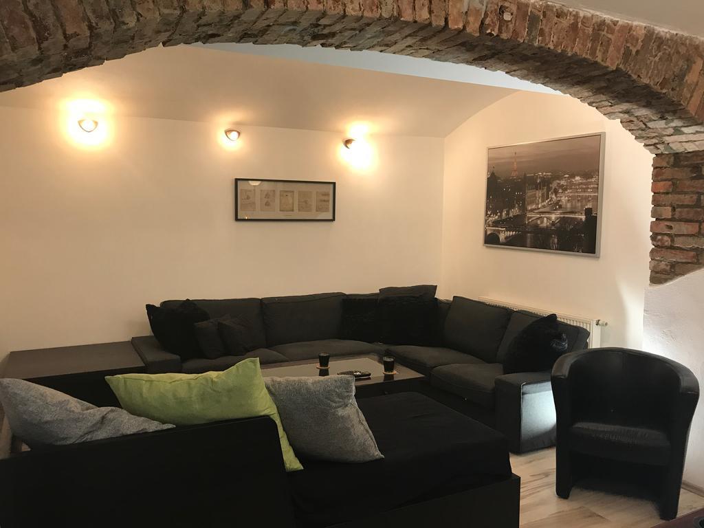 Apartamento Big Homebase With Billardtable